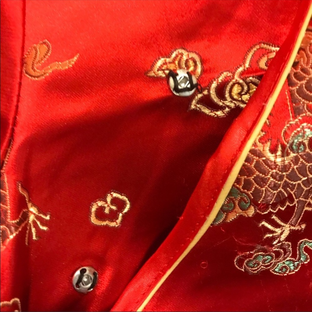 Traditional Dress - Picture 3 of 8